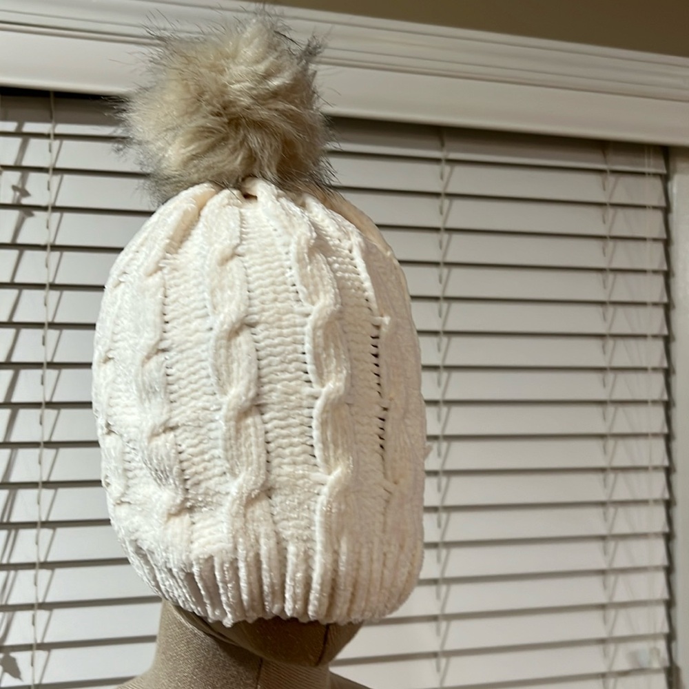 Ruggine Pom Pom Winter Beanie in ivory